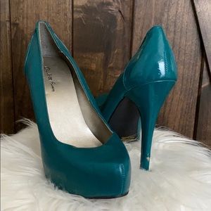 Teal High Heels NWT